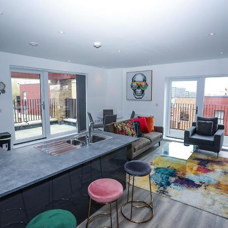 Lovely 2 Bed Apartment With Parking Londres Extérieur photo