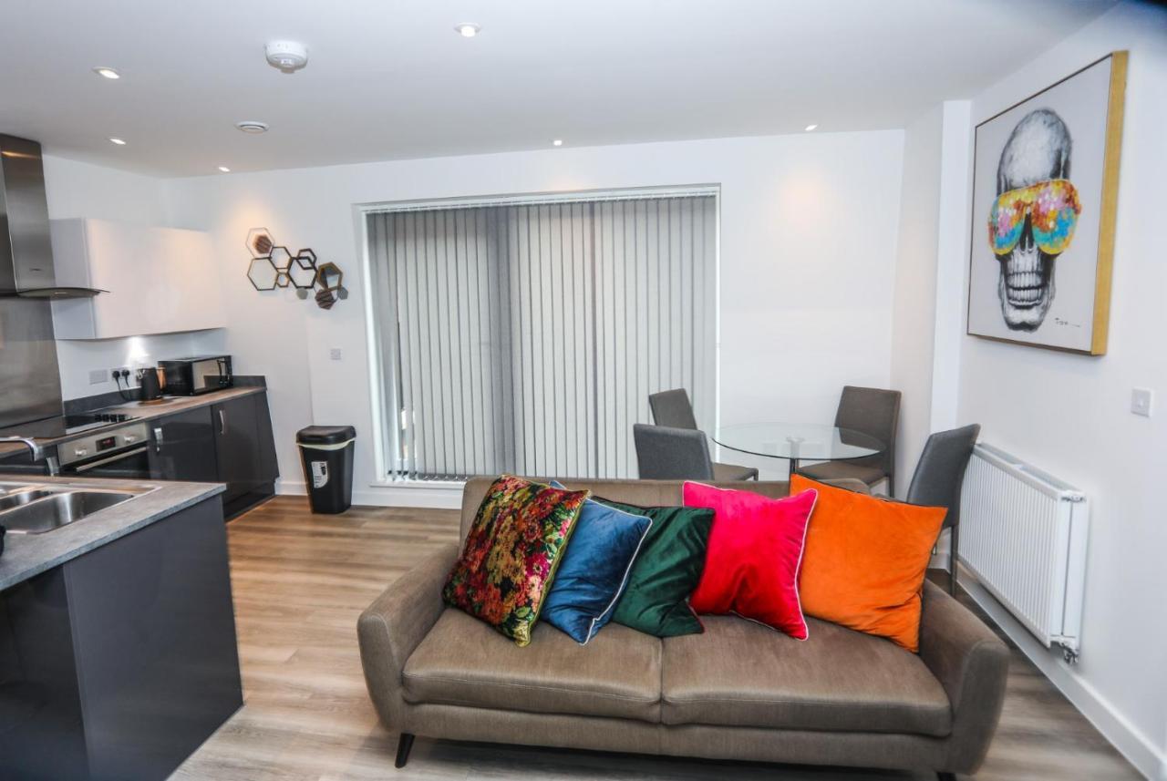 Lovely 2 Bed Apartment With Parking Londres Extérieur photo