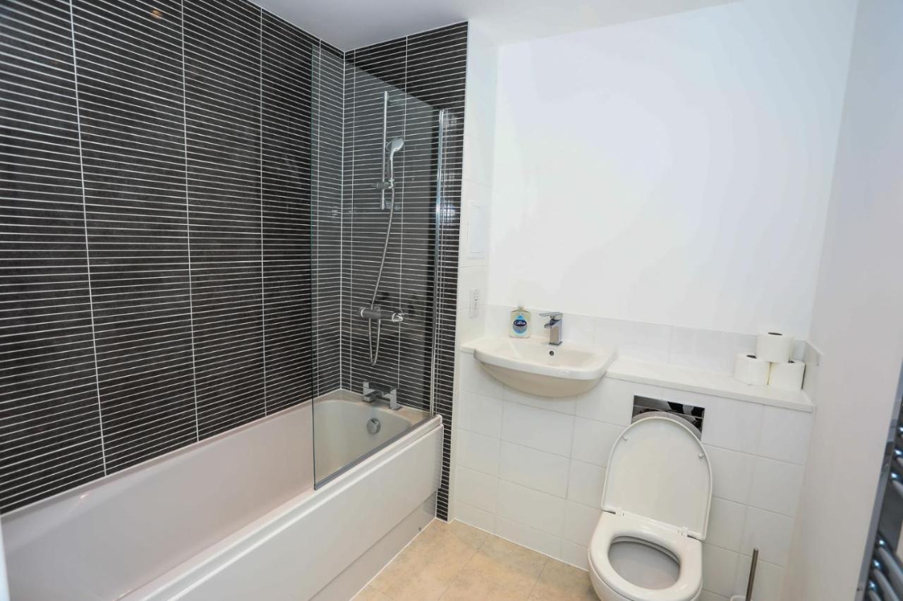 Lovely 2 Bed Apartment With Parking Londres Extérieur photo
