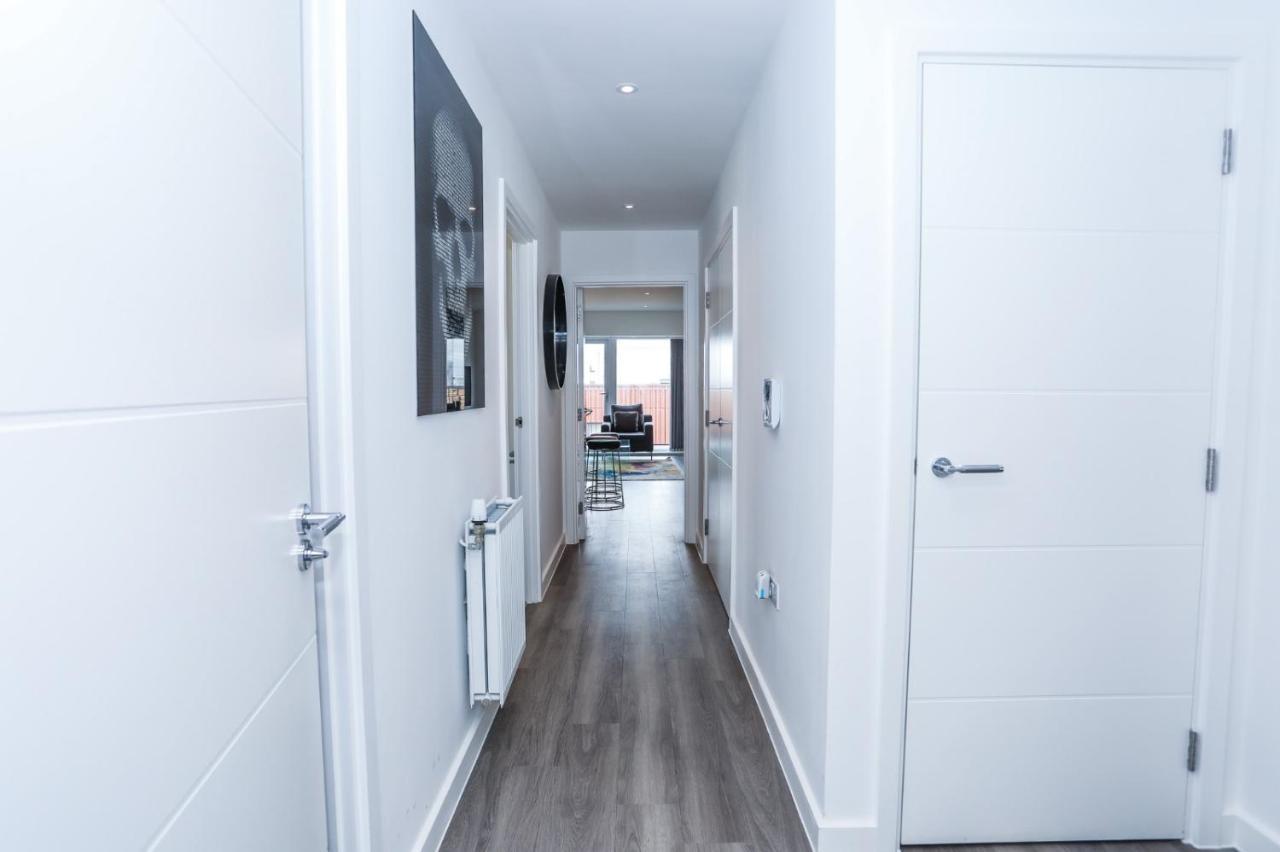 Lovely 2 Bed Apartment With Parking Londres Extérieur photo