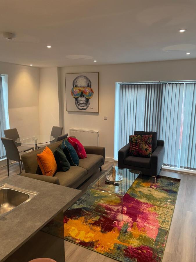 Lovely 2 Bed Apartment With Parking Londres Extérieur photo