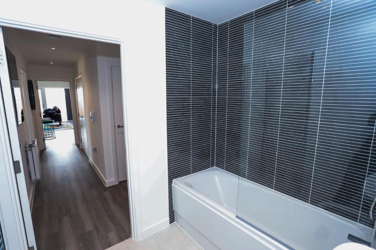Lovely 2 Bed Apartment With Parking Londres Extérieur photo