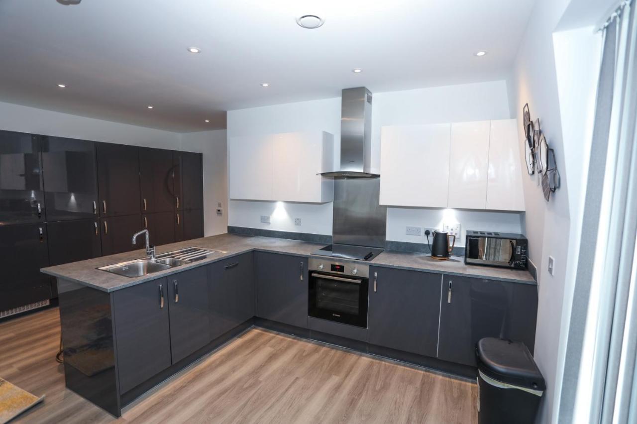 Lovely 2 Bed Apartment With Parking Londres Extérieur photo