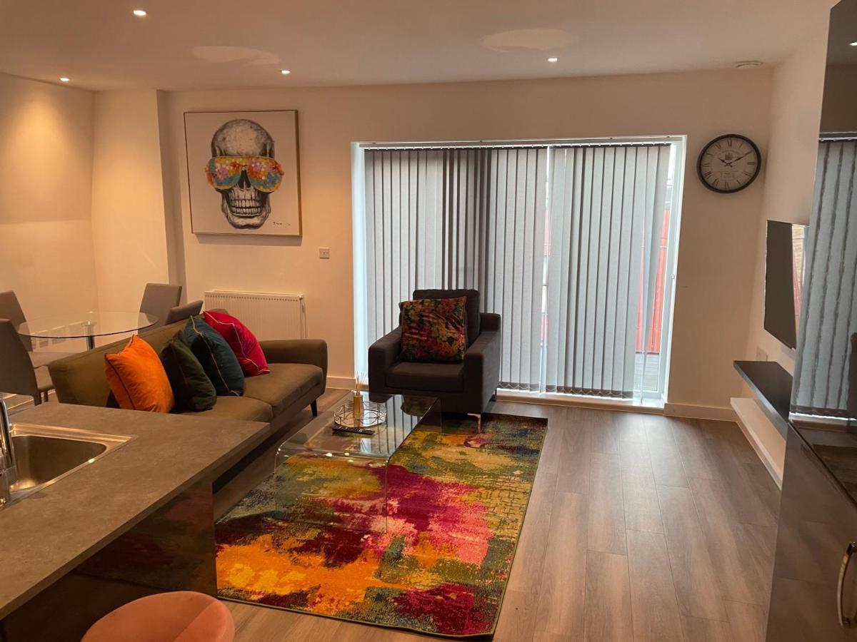 Lovely 2 Bed Apartment With Parking Londres Extérieur photo