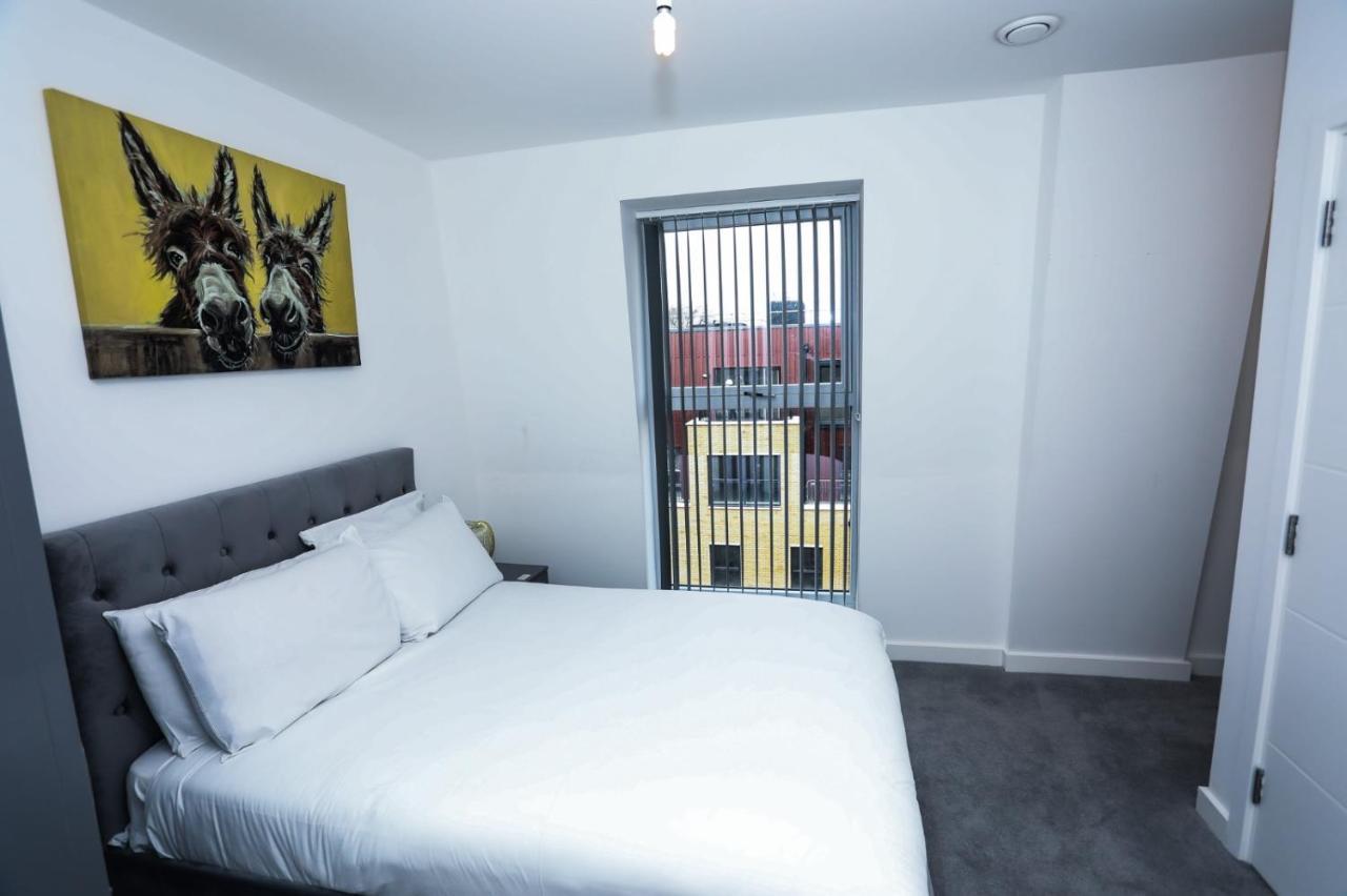 Lovely 2 Bed Apartment With Parking Londres Extérieur photo