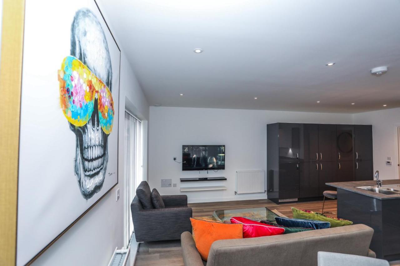 Lovely 2 Bed Apartment With Parking Londres Extérieur photo