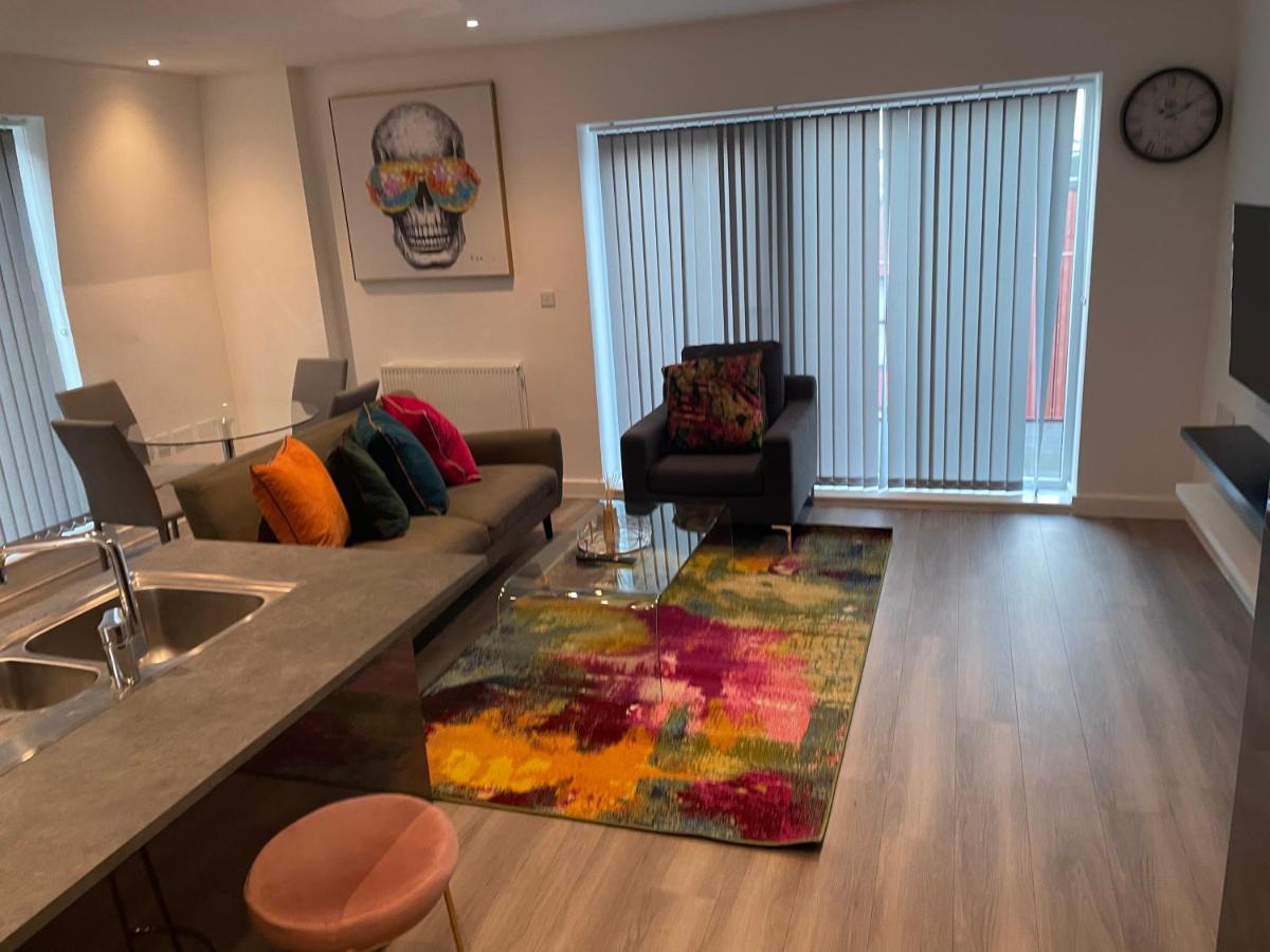 Lovely 2 Bed Apartment With Parking Londres Extérieur photo