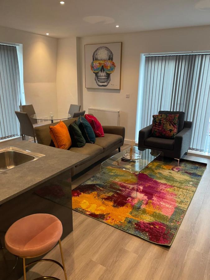 Lovely 2 Bed Apartment With Parking Londres Extérieur photo