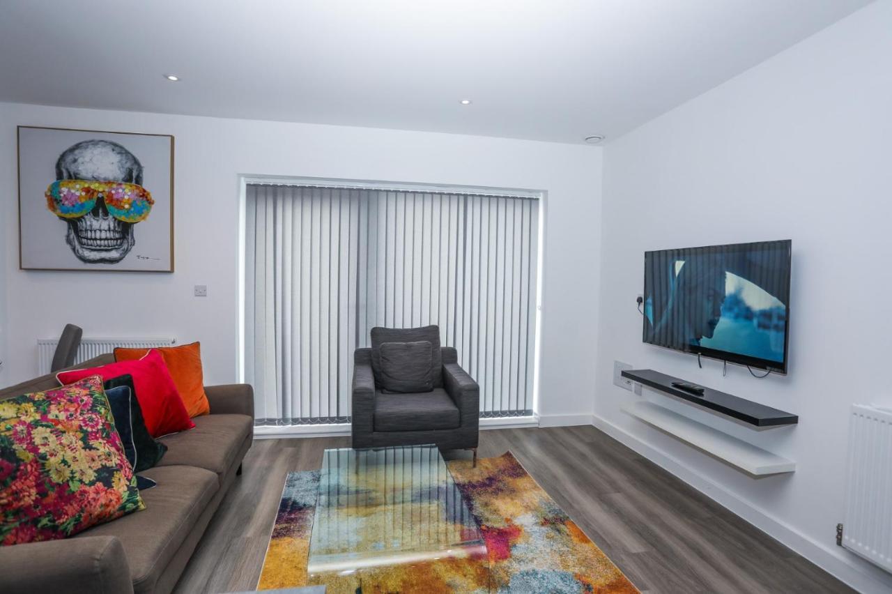 Lovely 2 Bed Apartment With Parking Londres Extérieur photo